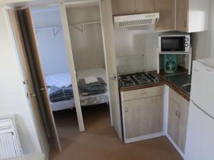 Mobil home confortable avec terrasse pour 6 personnes - API-1-52-882