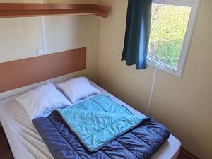 Mobil home confortable avec terrasse pour 6 personnes - API-1-52-882