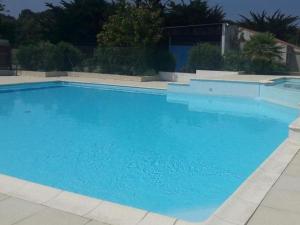 Mobil home confortable avec terrasse pour 6 personnes - API-1-52-882