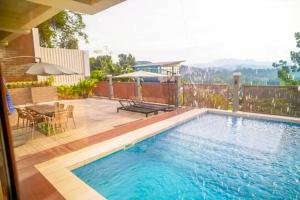 Brand New Villa with Pool & Majestic Mountain Views