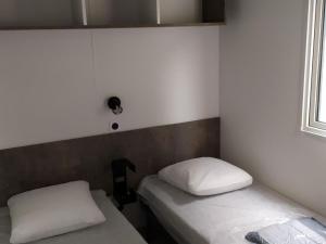 Mobil-home avec terrasse à Saint-Hilaire-de-Riez - API-1-52-917