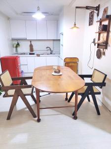 겨울에도 따뜻한 3룸 숙소 넓은 거실 모임 가능 아차산역 도보 4분 롯데월드 어린이대공원 근처 1월 2월 소주 및 간단 안주 이벤트 7일 이상 오프 픽드롭 서비스