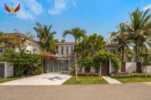 The Five Stars Villa 7 Bedrooms Beachfront