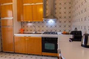 Spacious 6-Guest Home 8 min To Metro & Free Parking