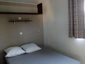 Mobil-home cosy avec terrasse à Tréguennec - API-1-52-977