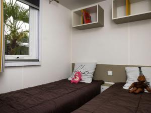 Mobil-home à Saint-Jean-de-Monts avec terrasse - API-1-52-960