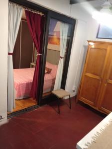 Dpto 2 ambientes a media cuadra de la plaza Colón