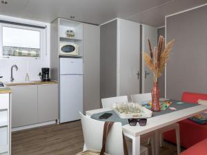 Mobil home spacieux, terrasse, 3 chambres à Saint-Hilaire-de-Riez - API-1-52-966