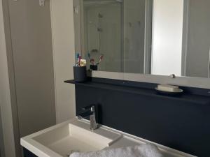 Mobil-home avec Terrasse pour 5 Personnes à Saint-Pierre-dOléron - API-1-52-987