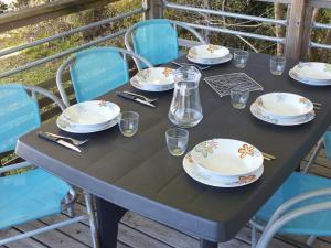 Mobil home confortable avec terrasse pour 6 personnes - API-1-52-986