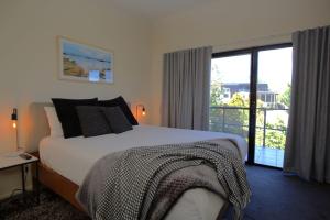 Khione - 6-23-25 Kirwan Close