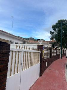 Hostal Apartamentos Playa del Palo