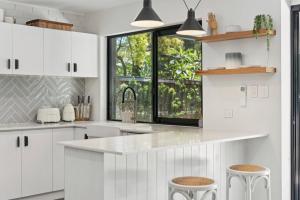 Donovans - Fun Location, Pets OK, Pizza Oven