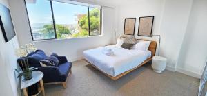 Opera House & Bridge Views