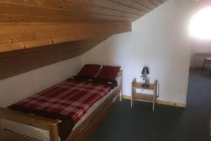 Cozy apartment with lake view