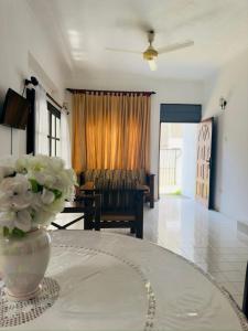 The Colombo House