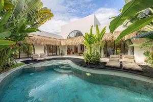 Villa Mimpikita - Stunning Ibiza-Inspired Villa Near Umalas with Private Pool