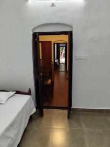 Pariyarathu veedu, 4 Bed Hostel