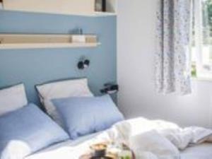 Mobil-Home Cozy avec Terrasse à Roquebrune-sur-Argens - API-1-52-1053