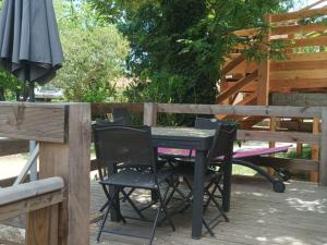 Mobil-Home Cozy avec Terrasse à Roquebrune-sur-Argens - API-1-52-1053