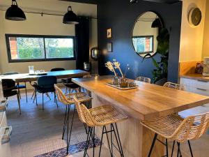 Modern Loft With Pool Near Lourmarin