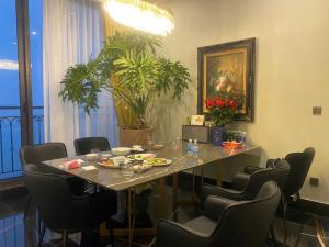 Sunset Westlake Luxury Apartment