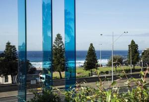 Luxury Bondi Beachside Apartment - Pacific