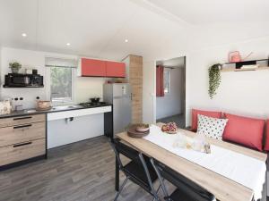 Mobil-home PMR avec terrasse à Saint-Hilaire-de-Riez - API-1-52-1087