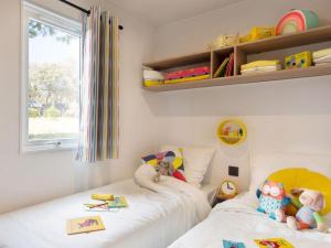 Mobil home à Saint-Jean-de-Monts avec terrasse - API-1-52-1099