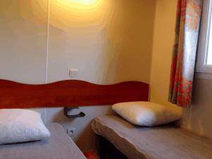 Mobil home cosy avec terrasse à Villecroze - API-1-52-1078