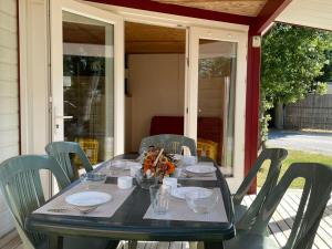 Chalet à Saint-Pierre-dOléron avec Terrasse - API-1-52-1111