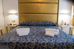 Double Room with Partial Sea View room in Hotel Ambassador