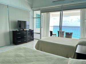 Beautiful Beach Front Pent House in Cancun!!!