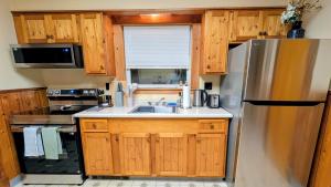 Charming 3BR near Boston, Airport and Beach with parking