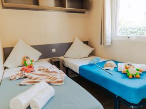 Mobil-home avec Terrasse, 25m², 4 personnes - API-1-52-1127