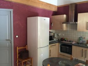 Gîte confortable avec terrasse à Salavas - API-1-52-1143