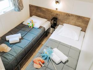 Mobil-home spacieux avec terrasse pour 8 personnes - API-1-52-1168