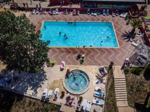 Mobil home avec terrasse à Villecroze - API-1-52-1170