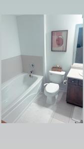 Charming 2-Bed Aesthetic Retreat Grimsby OnTheLake