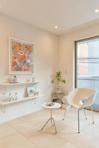 Mint House Ebisu - 3 Story, Artsy & Modern Home in Shibuya