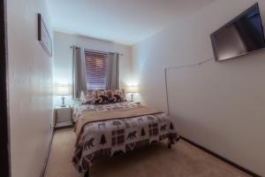 Cozy Cabin Among The Pines