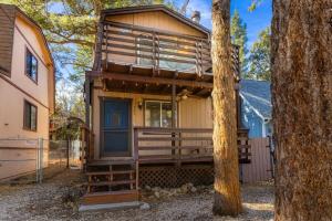Cozy Cabin Among The Pines
