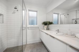 BlueBelles - Coastal Chic Overlooking Maslin Beach