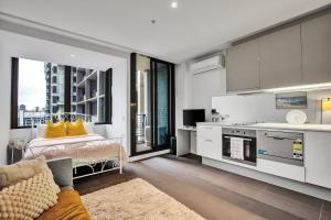 Chic Urban Studio Cloud Nine - 1B1B C13