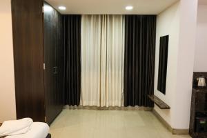 Sairaah Golden Suites, Shirdi