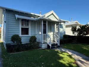 Hawkes Bay Escape - Railway Cottage