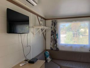 Mobil home de 35m², 3 chambres, terrasse - API-1-52-1192