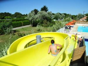 Mobil home de 35m², 3 chambres, terrasse - API-1-52-1192