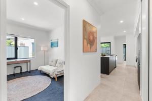 Luxury Oasis- Modern coastal escape near Fremantle