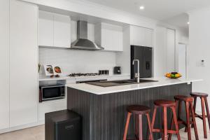 Luxury Oasis- Modern coastal escape near Fremantle